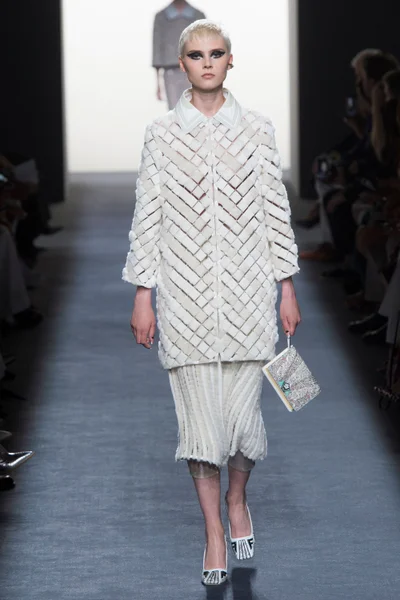 Look 13